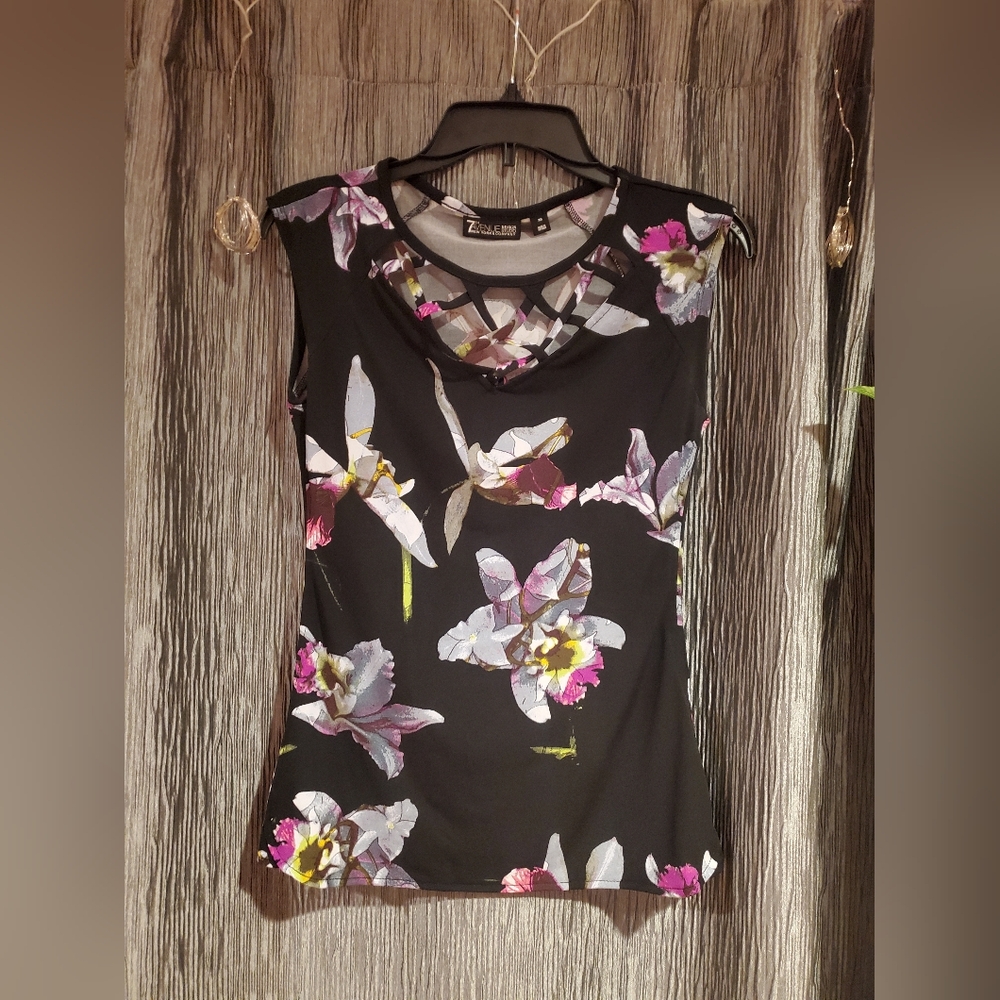 Sleveless shirt